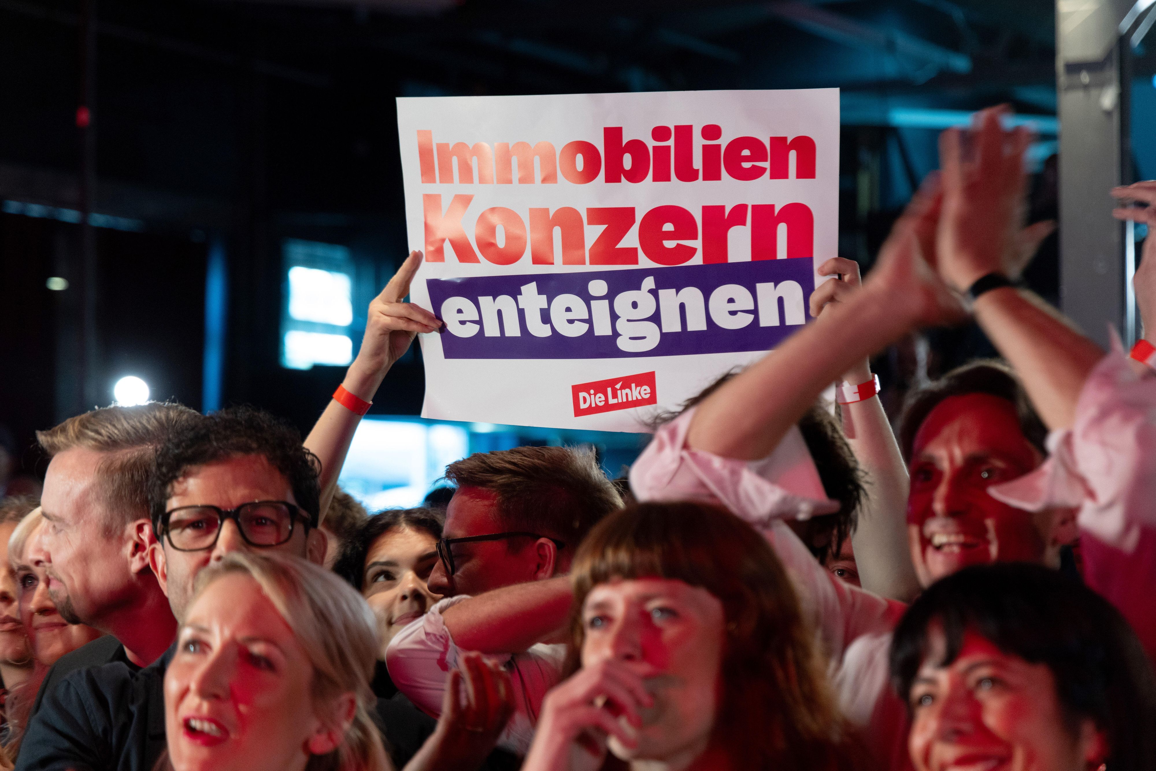 Enteignung als Programm: Die Linken-Spitze am Wohlabend in Berlin.