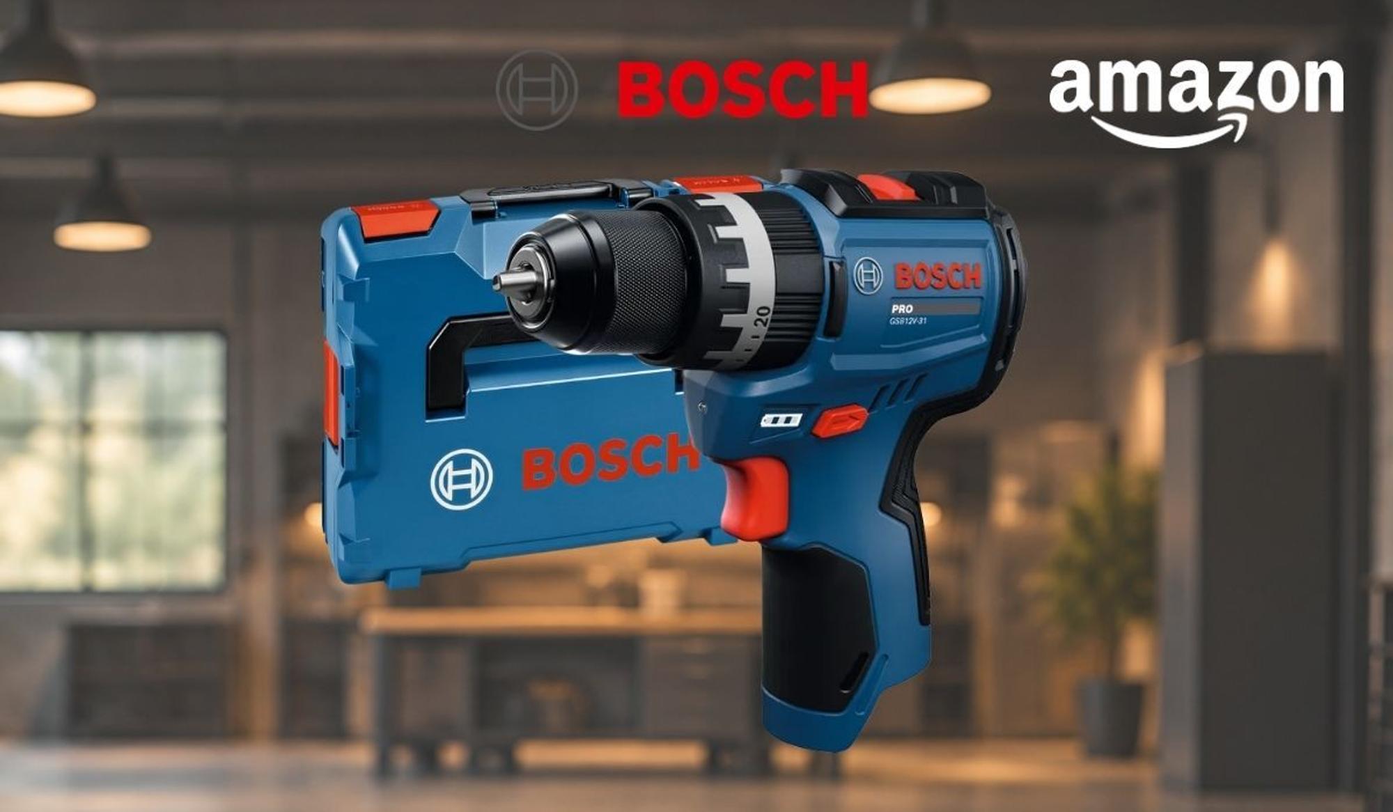 Bosch Professional Akku-Schlagbohrschrauber GSB12V-31 in L-BOXX vor Werkhalle Hintergrund.