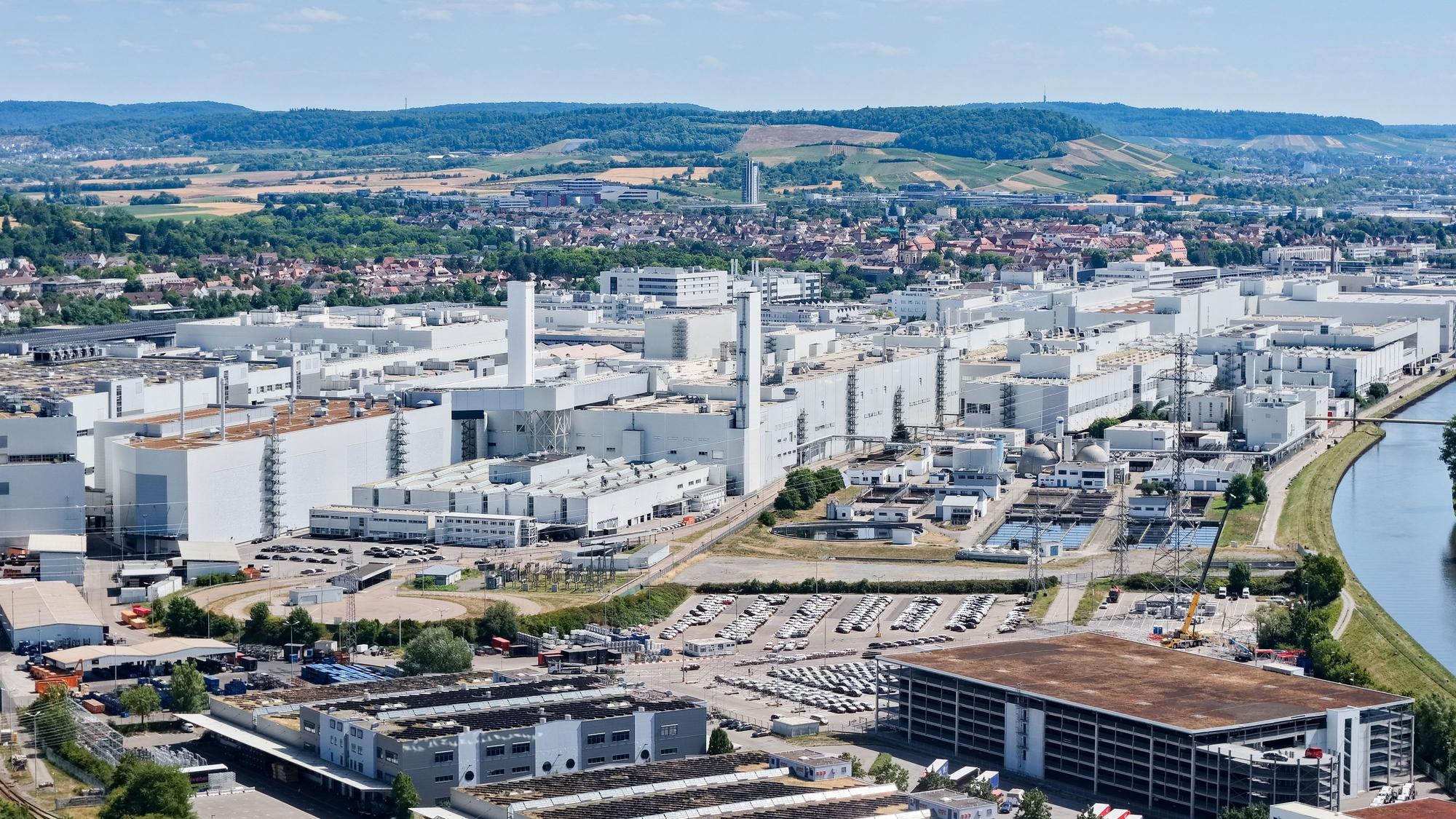 Blick auf das Werk des Autoherstellers Audi in Neckarsulm.