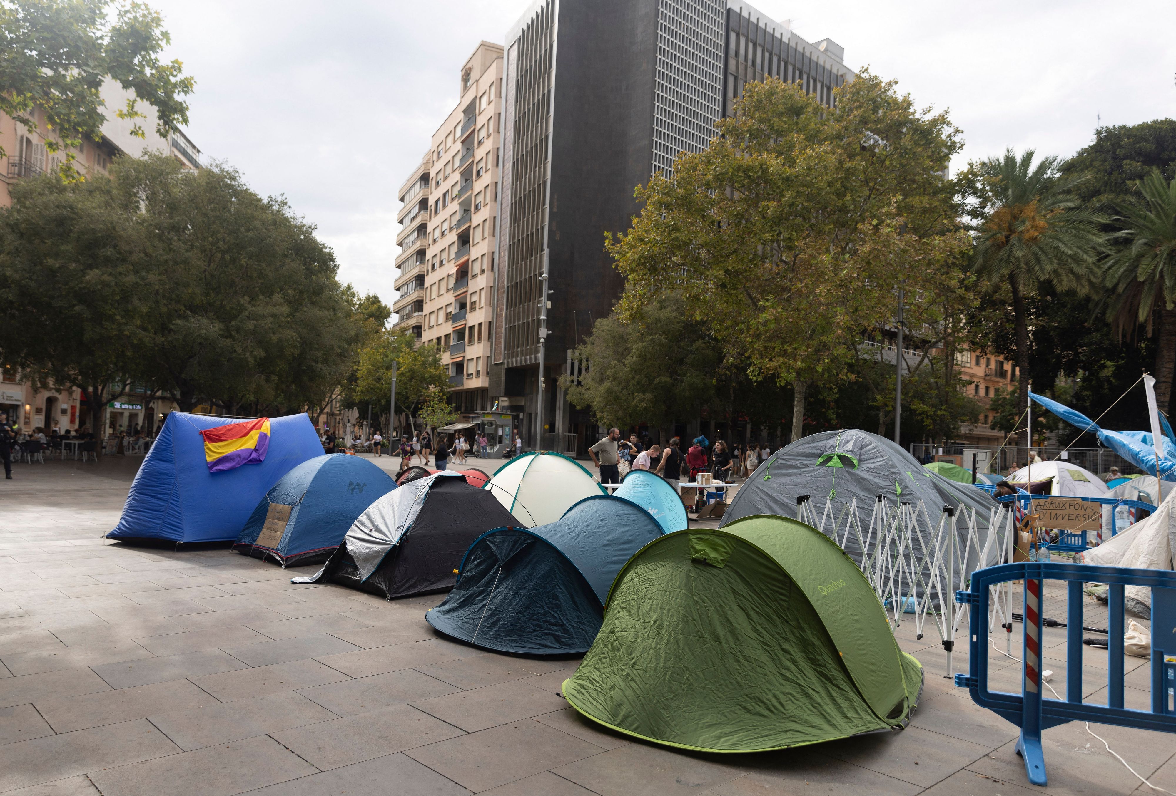 In vielen europäischen Ländern protestieren Menschen gegen die Wohnungsnot, unter anderem in Spanien. (Archivbild)