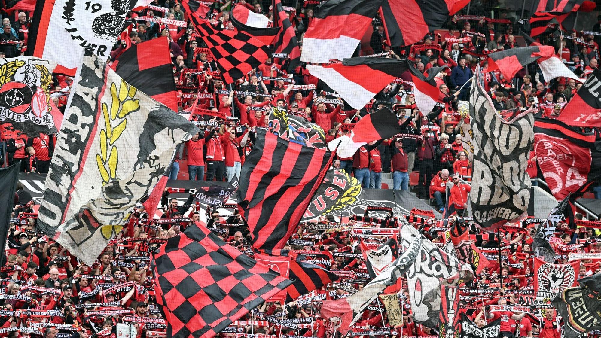 Fans von Bayer Leverkusen