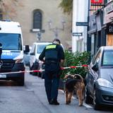 In der Kölner Innenstadt sind am frühen Freitagmorgen erneut Schüsse auf einen Laden abgegeben worden. Diesmal traf es ein Geschäft in der Apostelnstraße.