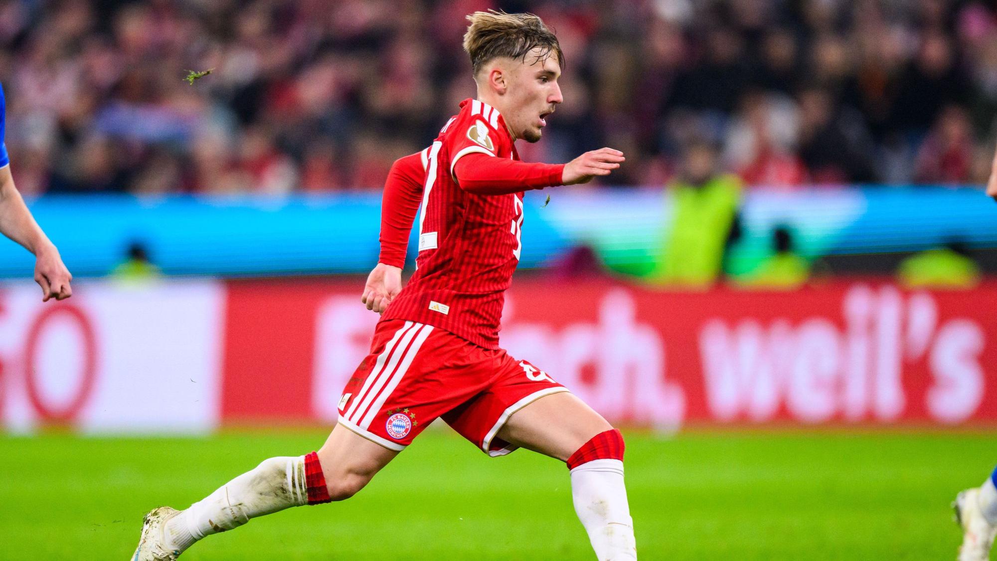 Lennart Karl (Bayern München) in Aktion.
