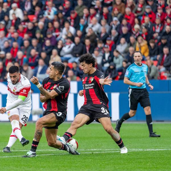 Deniz Undav VFB Stuttgart, 26 am Strafraum mit dem Ball und schiesst, Ibrahim Maza Bayer 04 Leverkusen, 30, Facundo Medina Bayer 04 Leverkusen, 02, Ermedin Demirovic VFB Stuttgart, 09 Bayer 04 Leverkusen vs. VFB Stuttgart, Fussball, 1.Bundesliga, 8.Spieltag, Saison 2026/27, 31.10.2026, DFL REGULATIONS PROHIBIT ANY USE OF PHOTOGRAPHS AS IMAGE SEQUENCES AND/OR QUASI-VIDEO, Bayer 04 Leverkusen vs. VFB Stuttgart, Fussball, 1.Bundesliga, 8.Spieltag, Saison 2026/27, 31.10.2026 Leverkusen *** Deniz Undav VFB Stuttgart, 26, with the ball at the edge of the penalty area and takes a shot Ibrahim Maza Bayer 04 Leverkusen, 30 Facundo Medina Bayer 04 Leverkusen, 02 Ermedin Demirovic VFB Stuttgart, 09 Bayer 04 Leverkusen vs. VFB Stuttgart, soccer, Bundesliga 1, Matchday 8, 202627 season, October 31, 2026, DFL regulations prohibit any use of photographs as image sequences and/or quasi-video, Bayer 04 Leverkusen vs. VFB Stuttgart, soccer, Bundesliga 1, Matchday 8, 202627 season, October 31, 2026, Leverkusen Copyright: xEibner-Pressefoto/LukasxBaldygax EP_LBA