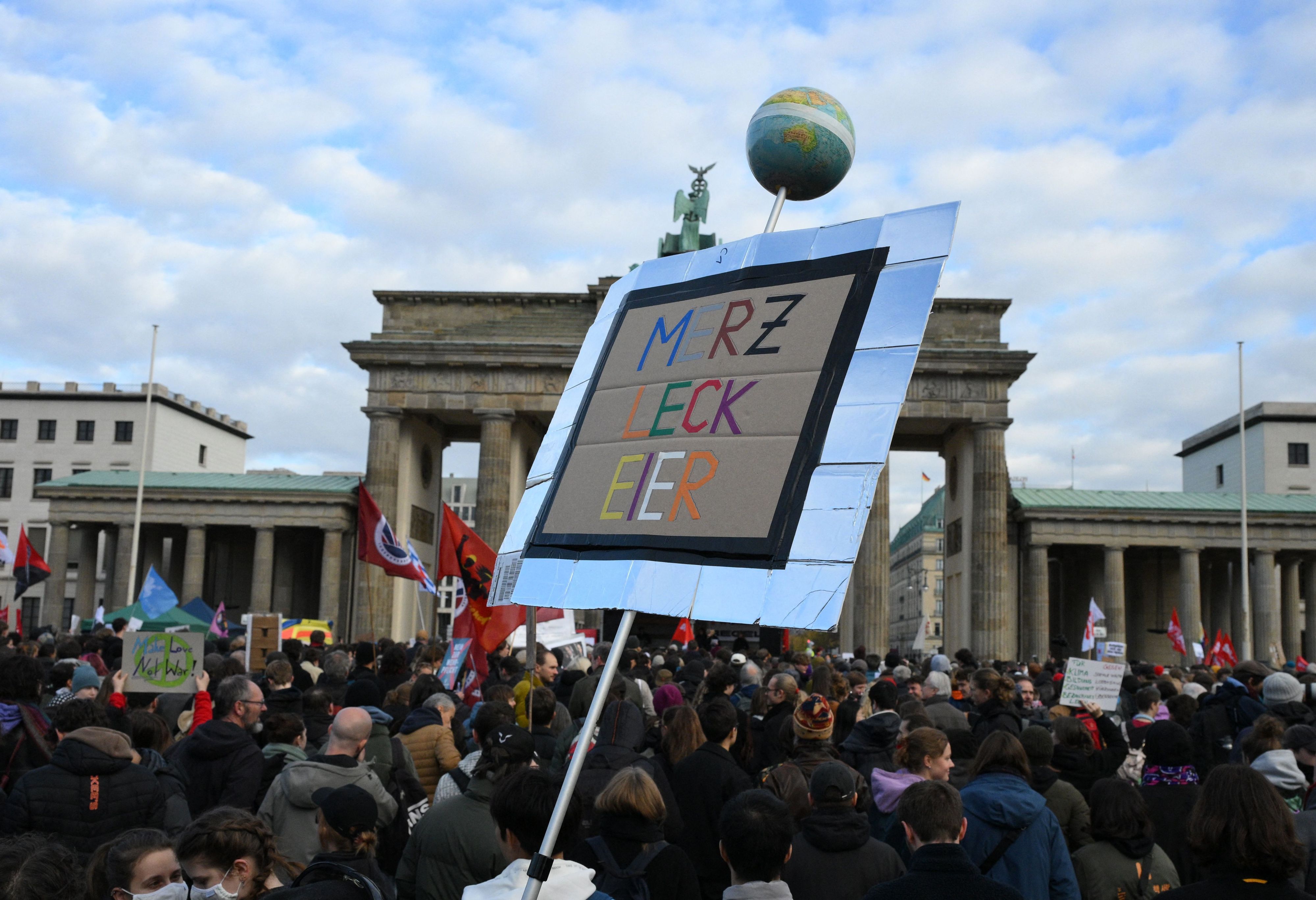 „Gen Z“-Demo vor dem Brandenburger Tor in Berlin.