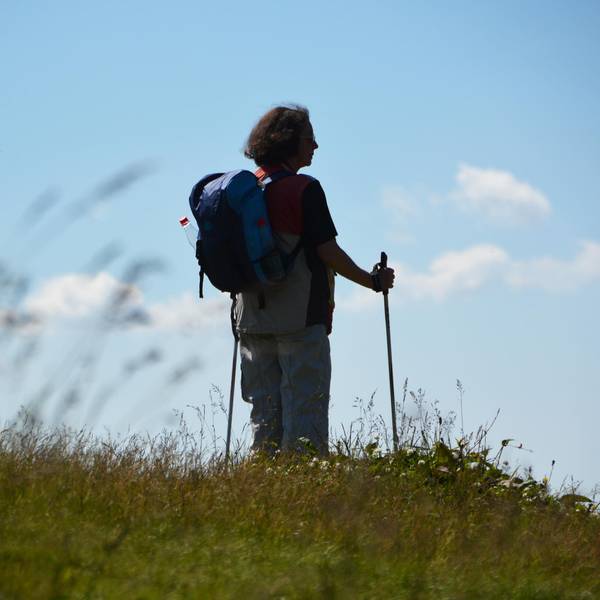 Wandern Symbol Frau alleine 052019
