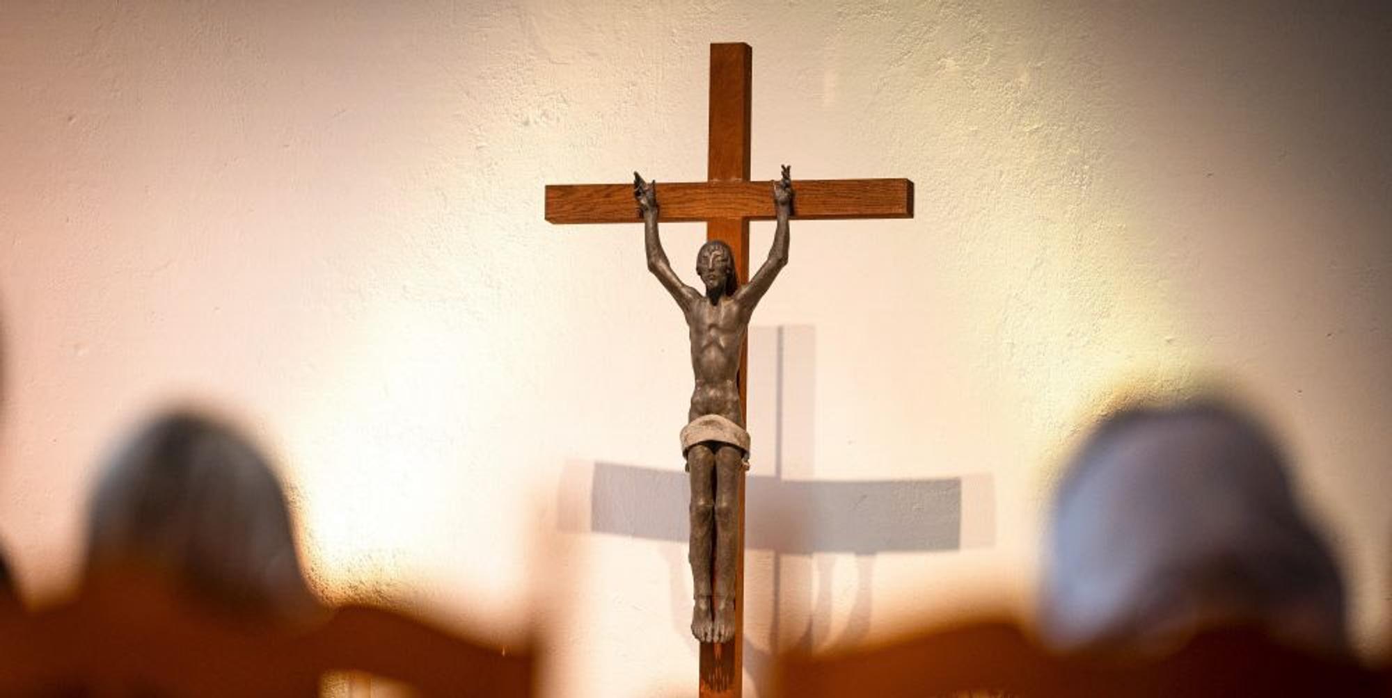 Kirche Symbolbild dpa