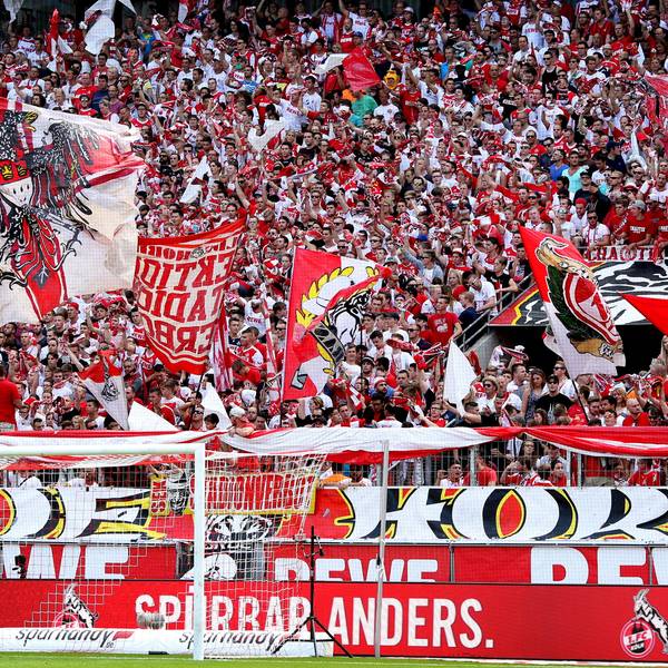 FC-Fans in der Südkurve im Müngersdorfer Stadion