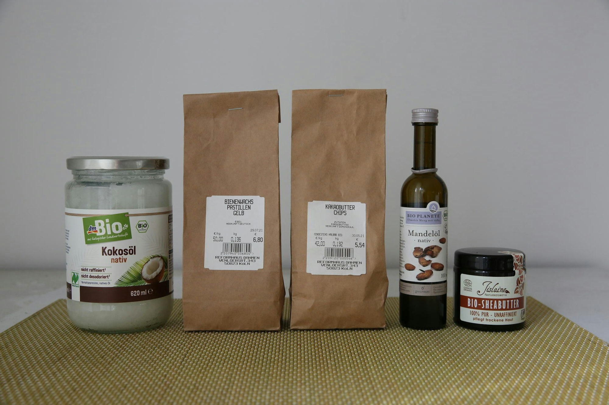 LipZutaten24102019_Kosmetik_LipBalsam_01