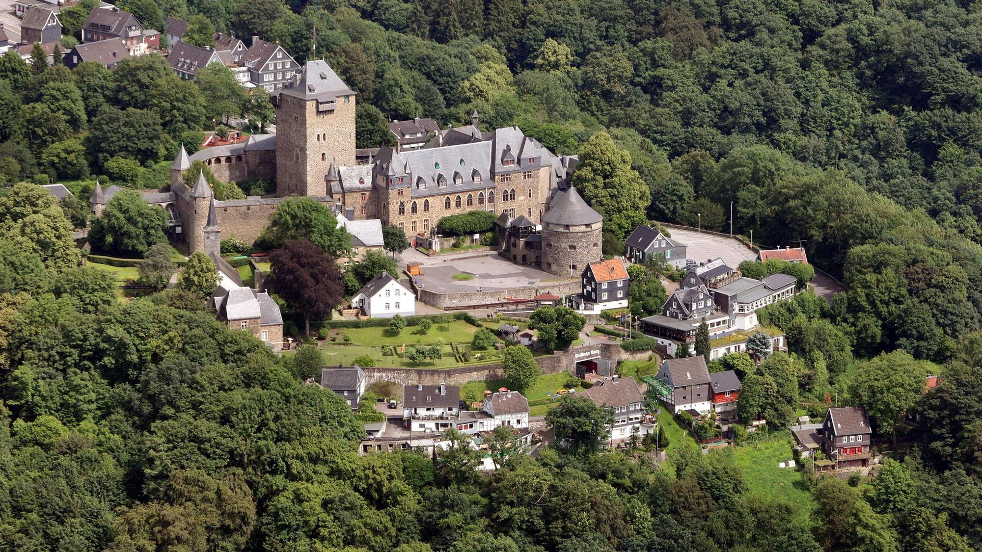 Schloss Burg thront über dem Wupper-Tal. (Archivbild)