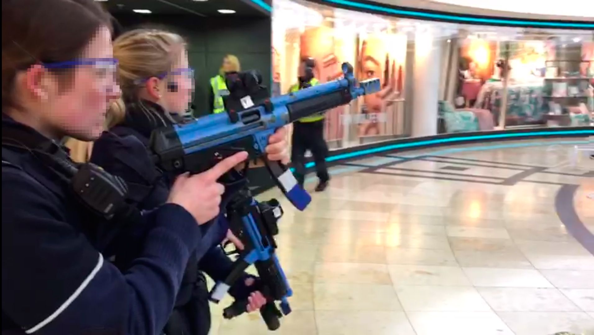 Polizei Übung am Neumarkt 2