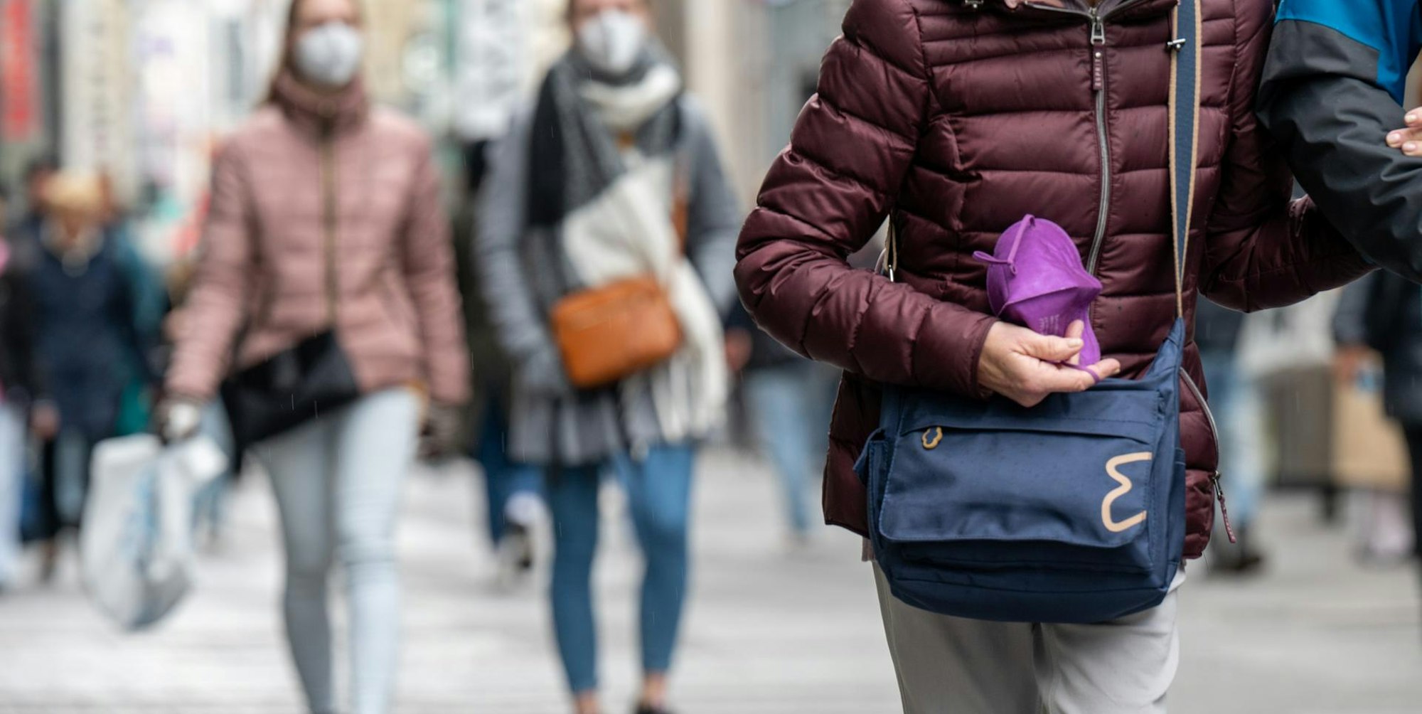 Maske weg 0404 Köln
