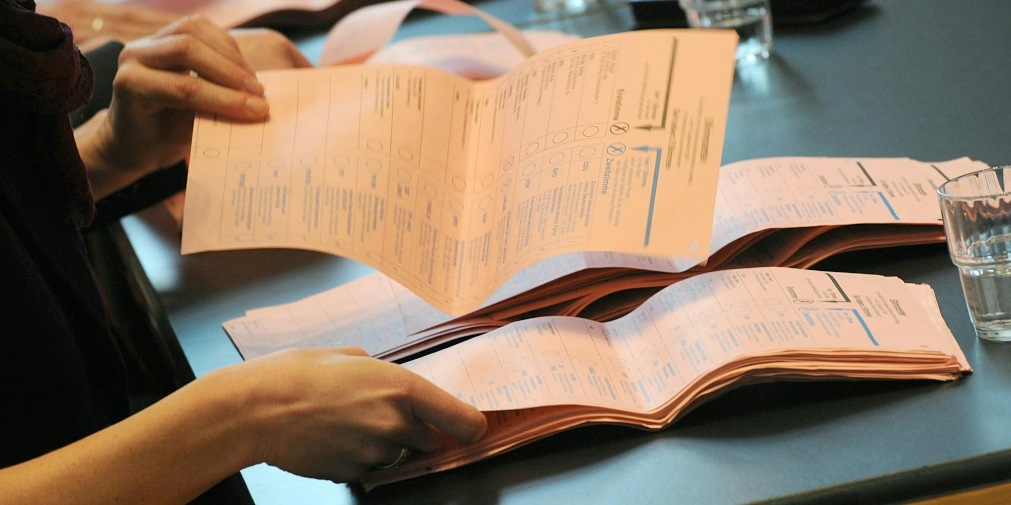 Wahlbezirke Auszählung Stimmen