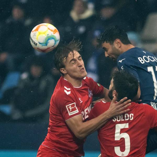 Kopfball FC Abwehr