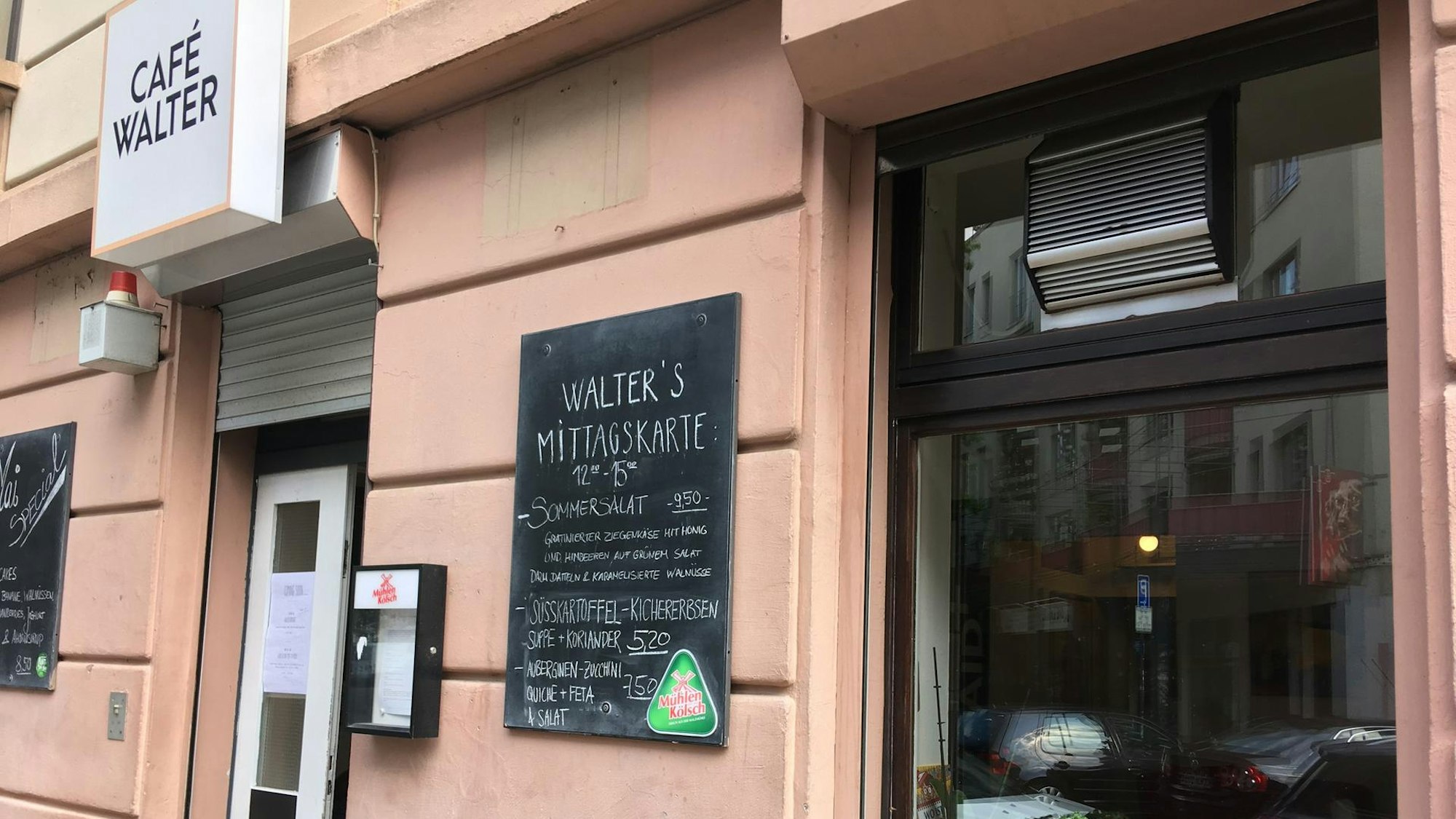Außenansicht des Café Walter.