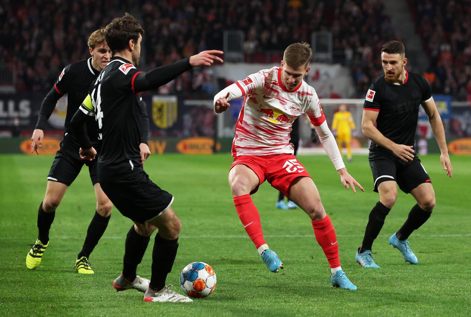 Dani Olo gegen HEctor
