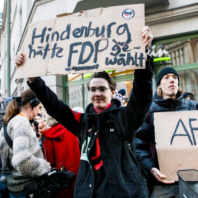 Demo gegen Kemmerich-Wahl