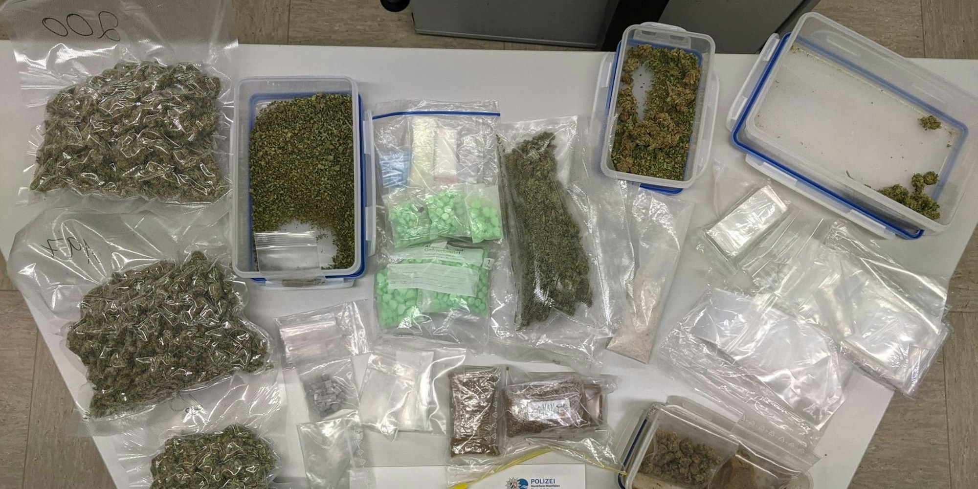 20220211-ber-drogenfund-polizei-1