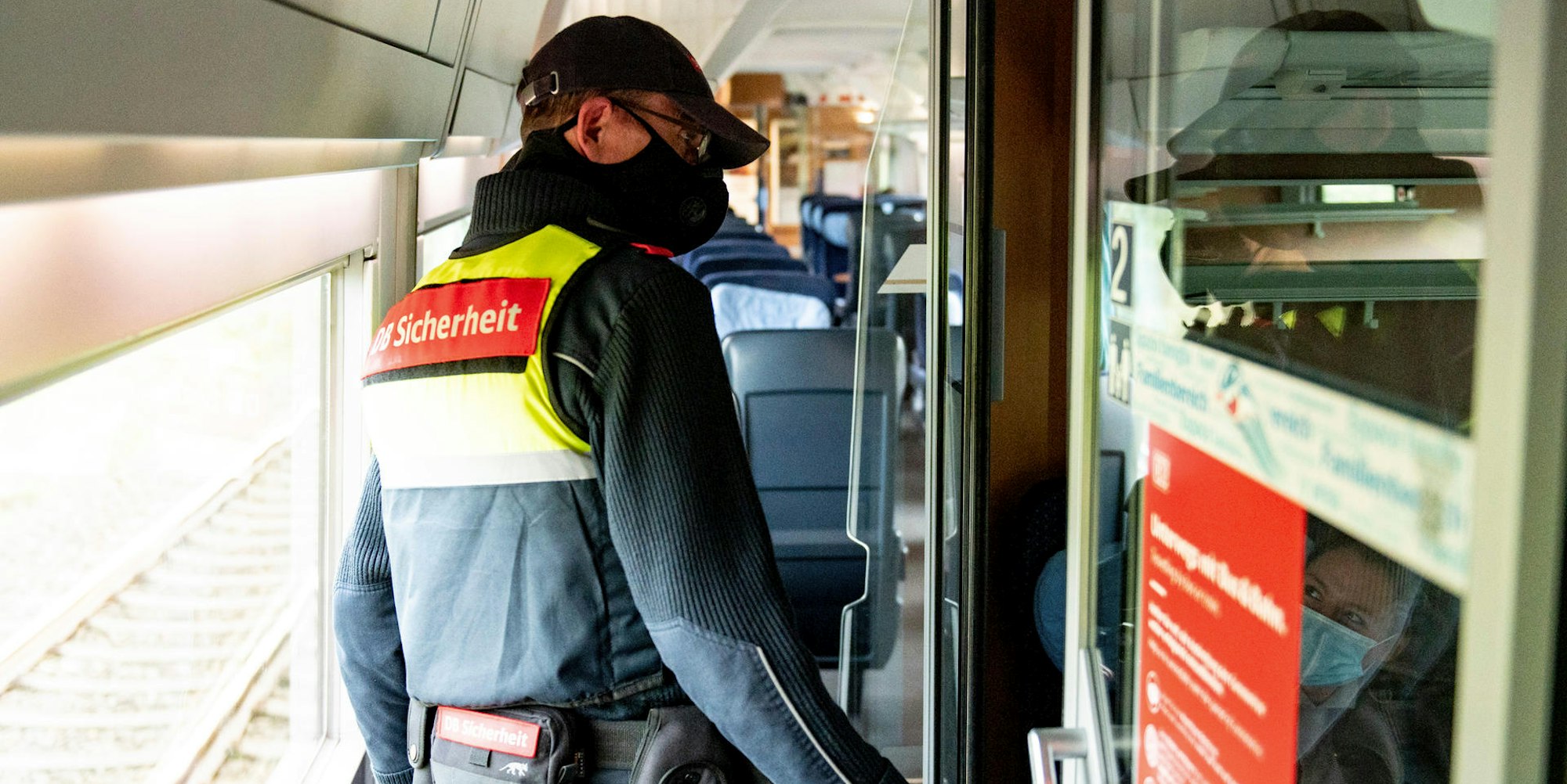 Kontrolle_der_Mund_Nasenschutze