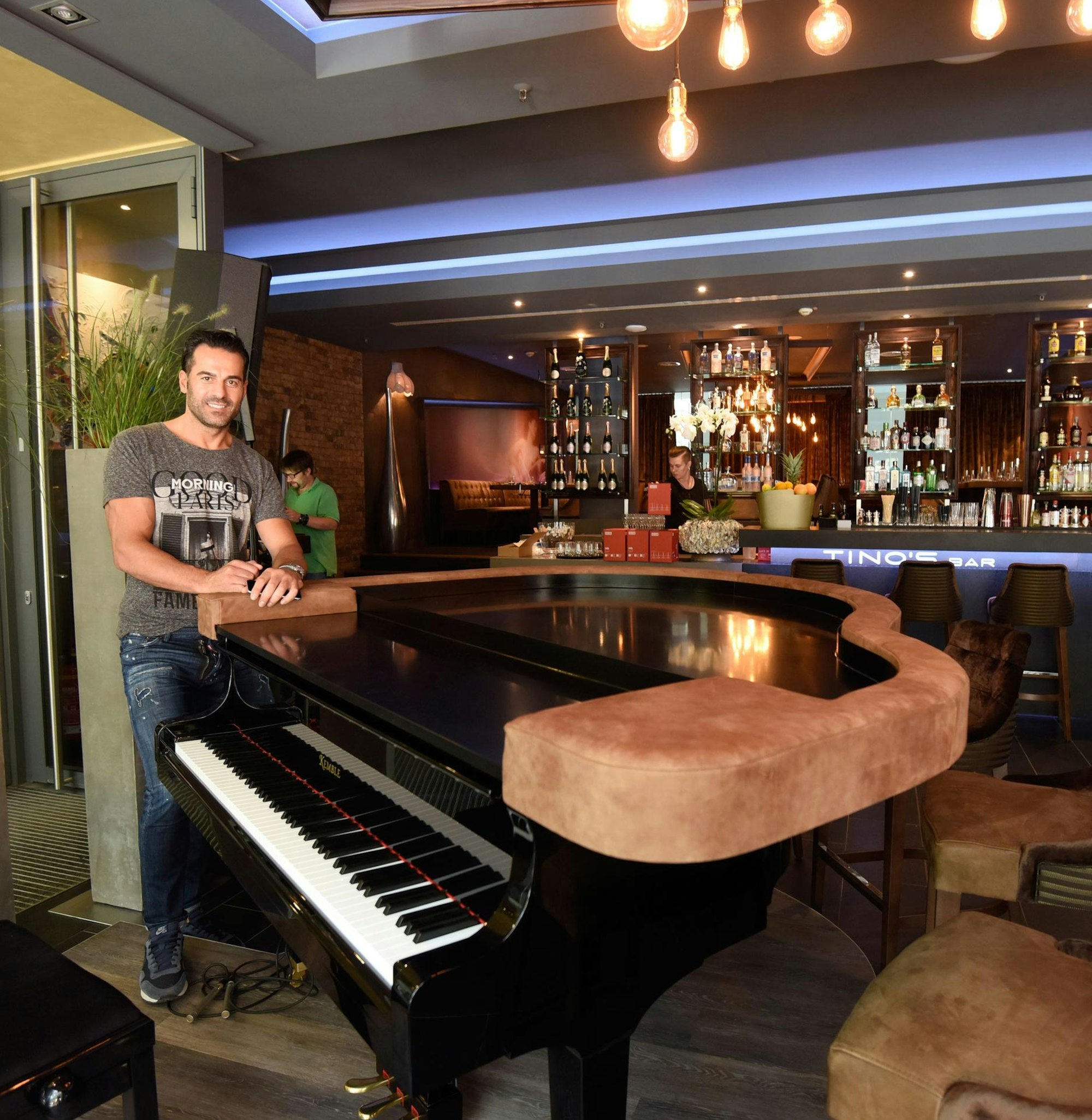 Tinos bar