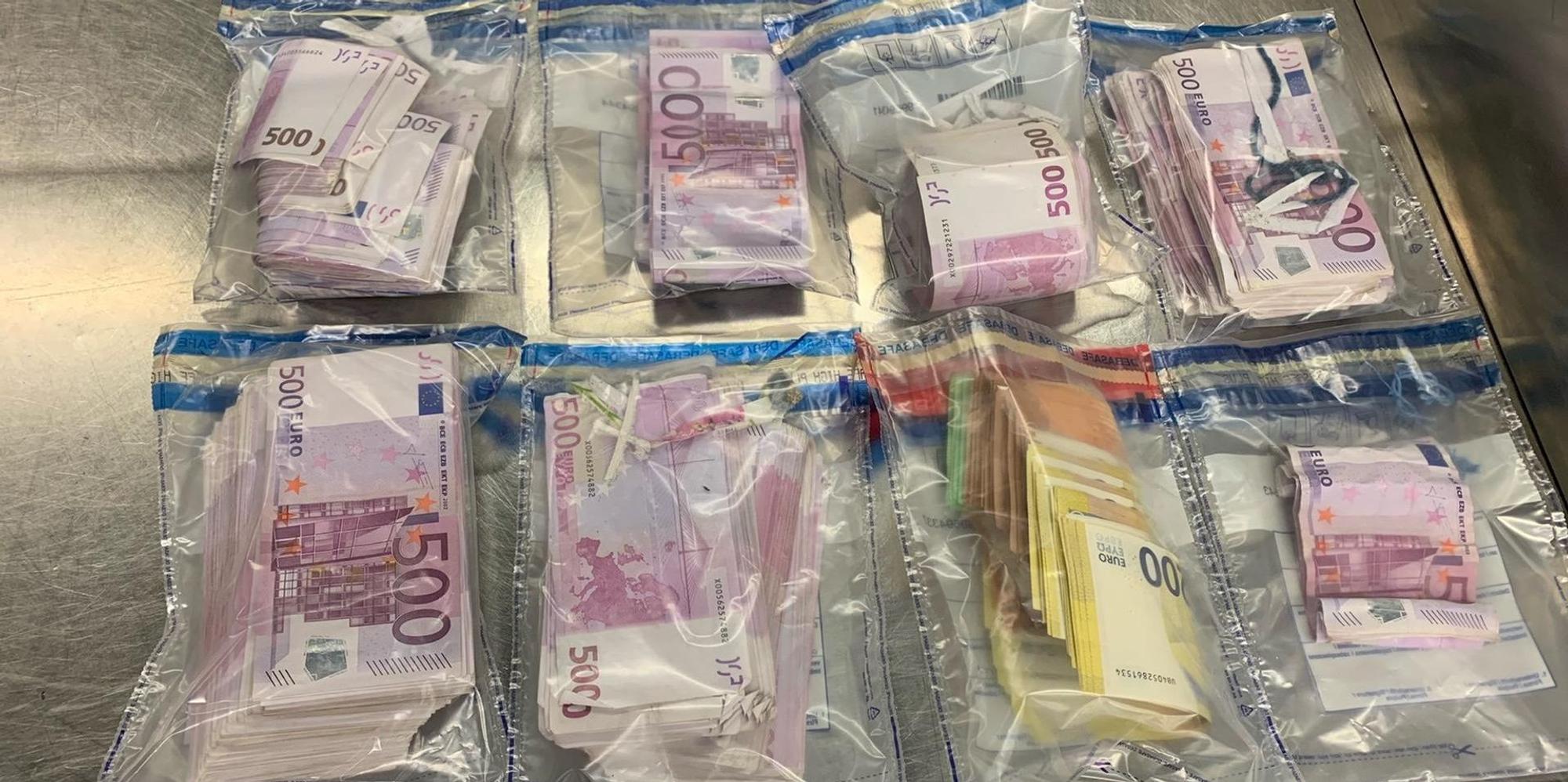 Geld geschmuggelt