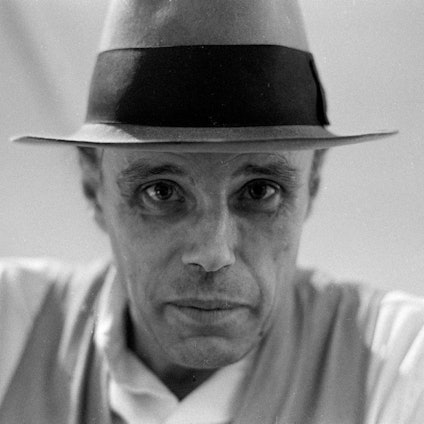 NRW-Joseph-Beuys_1975_©Foto_Caroline-Tisdall