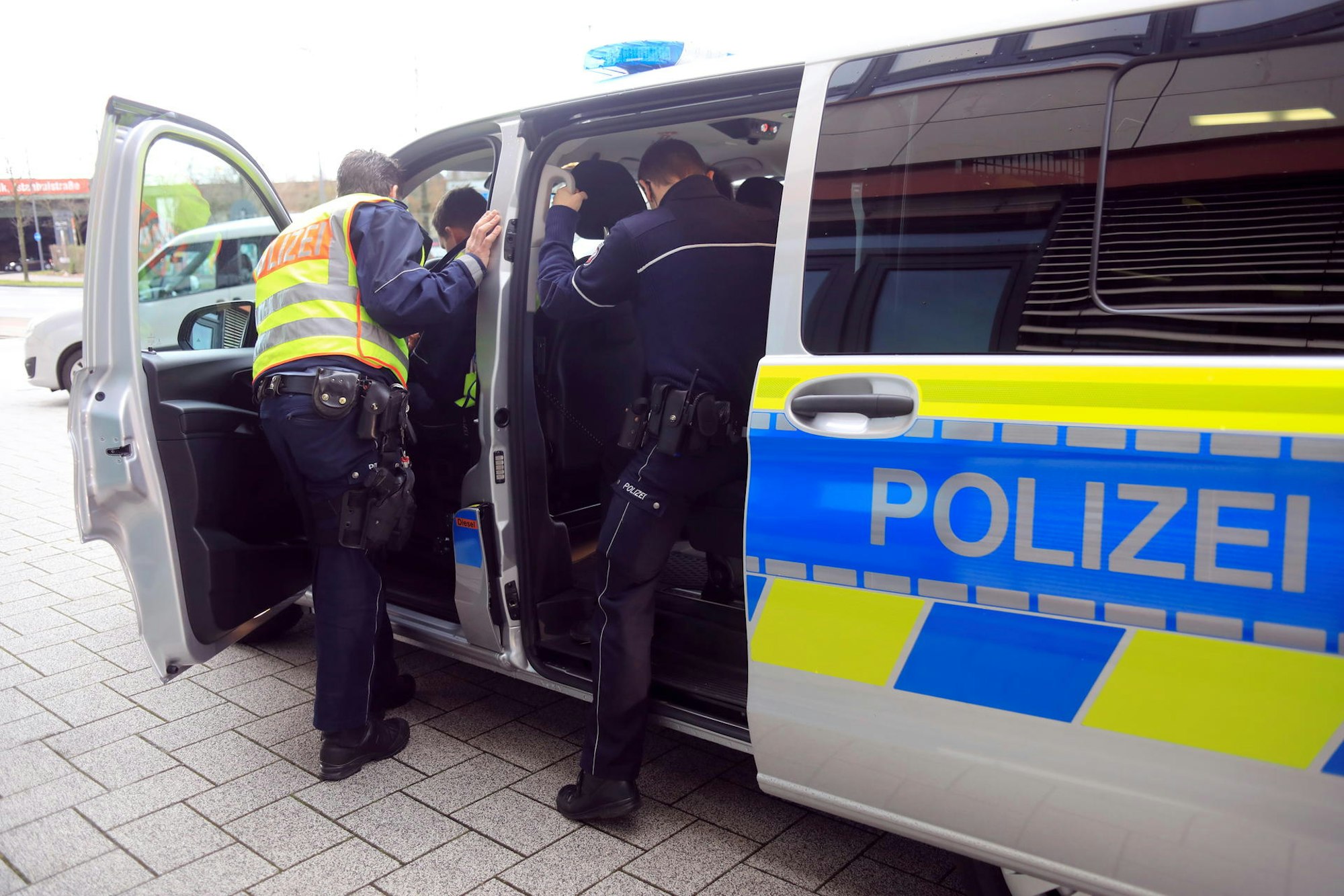 kra_streifenwagenTest027