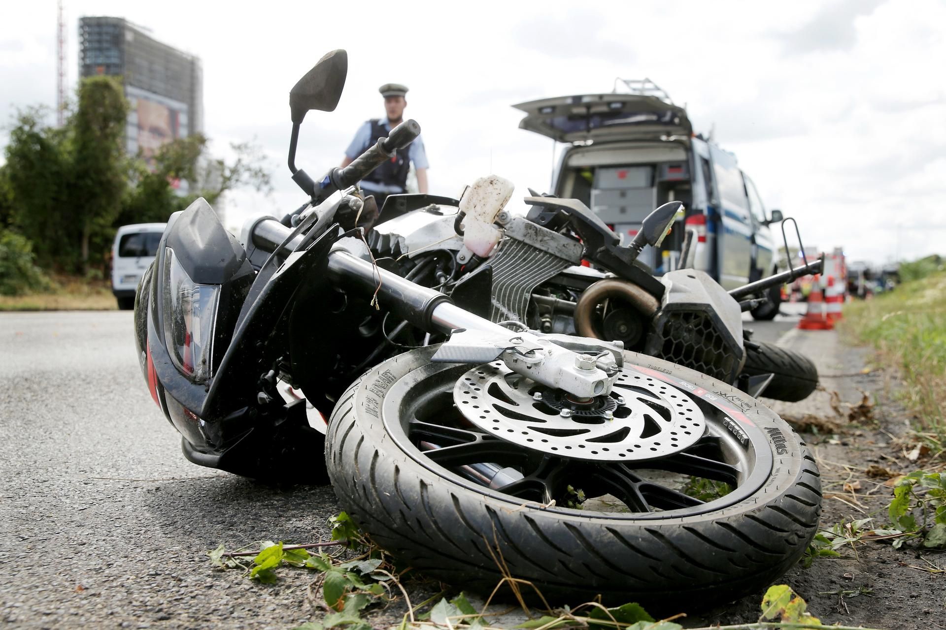 Unfall Düsseldorf Motorrad dpa