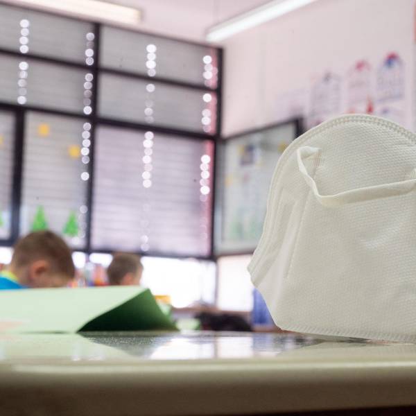 maske schule dpa