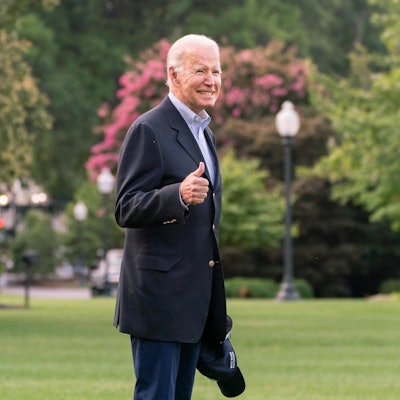 Biden Daumen hoch 0708