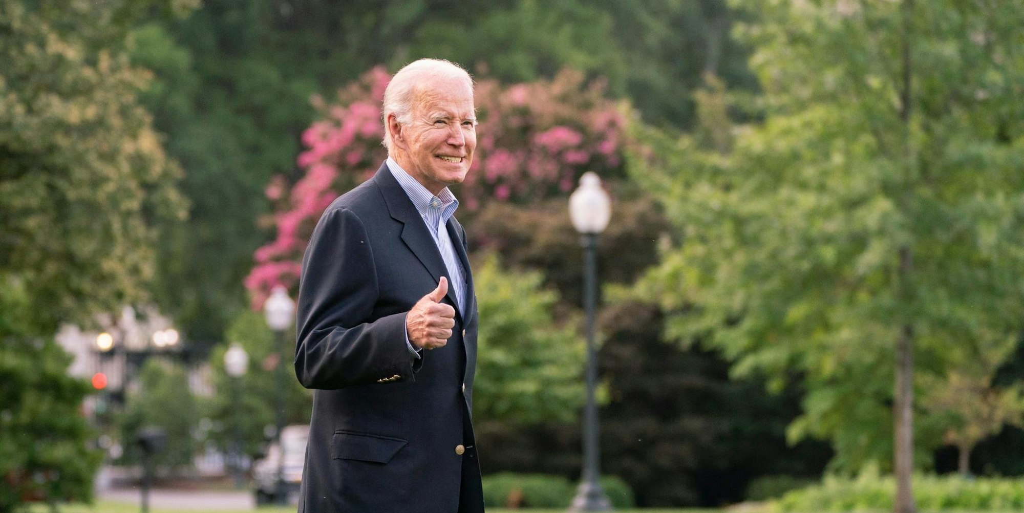 Biden Daumen hoch 0708