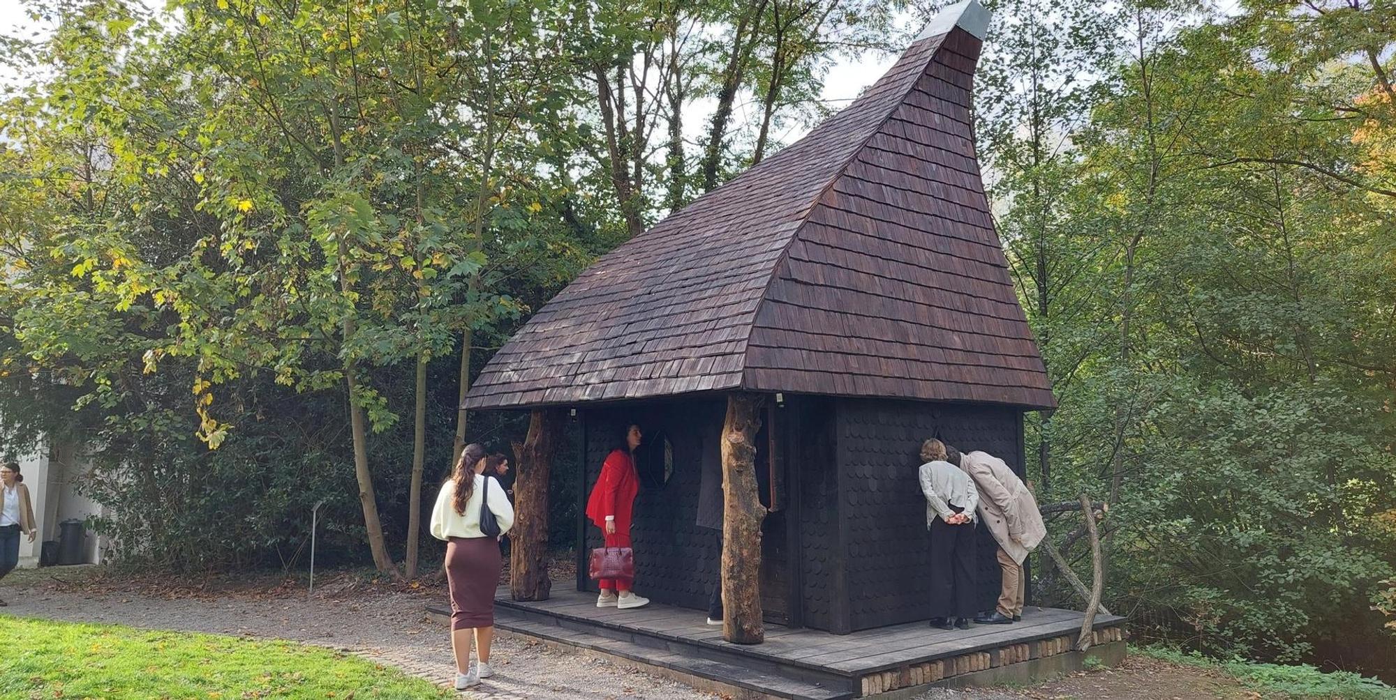 Eröffnung Witches Cottage Mark Dion Morsbroich 5