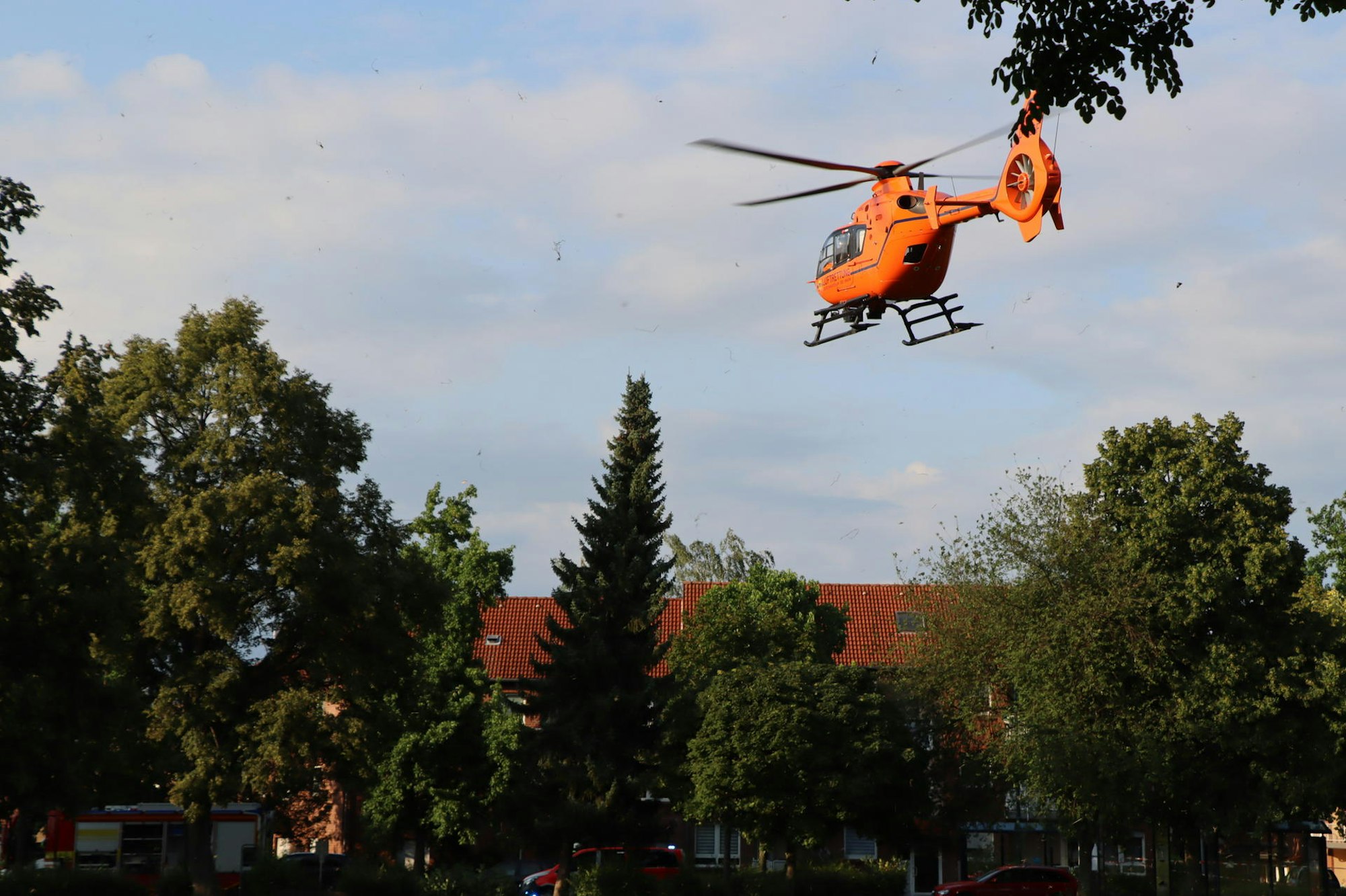 Fahrzeugbrand Hürth Hubschrauber