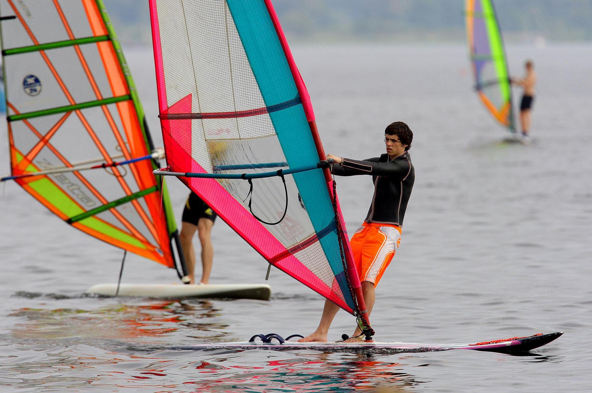 Windsurfen üben Symbolbild