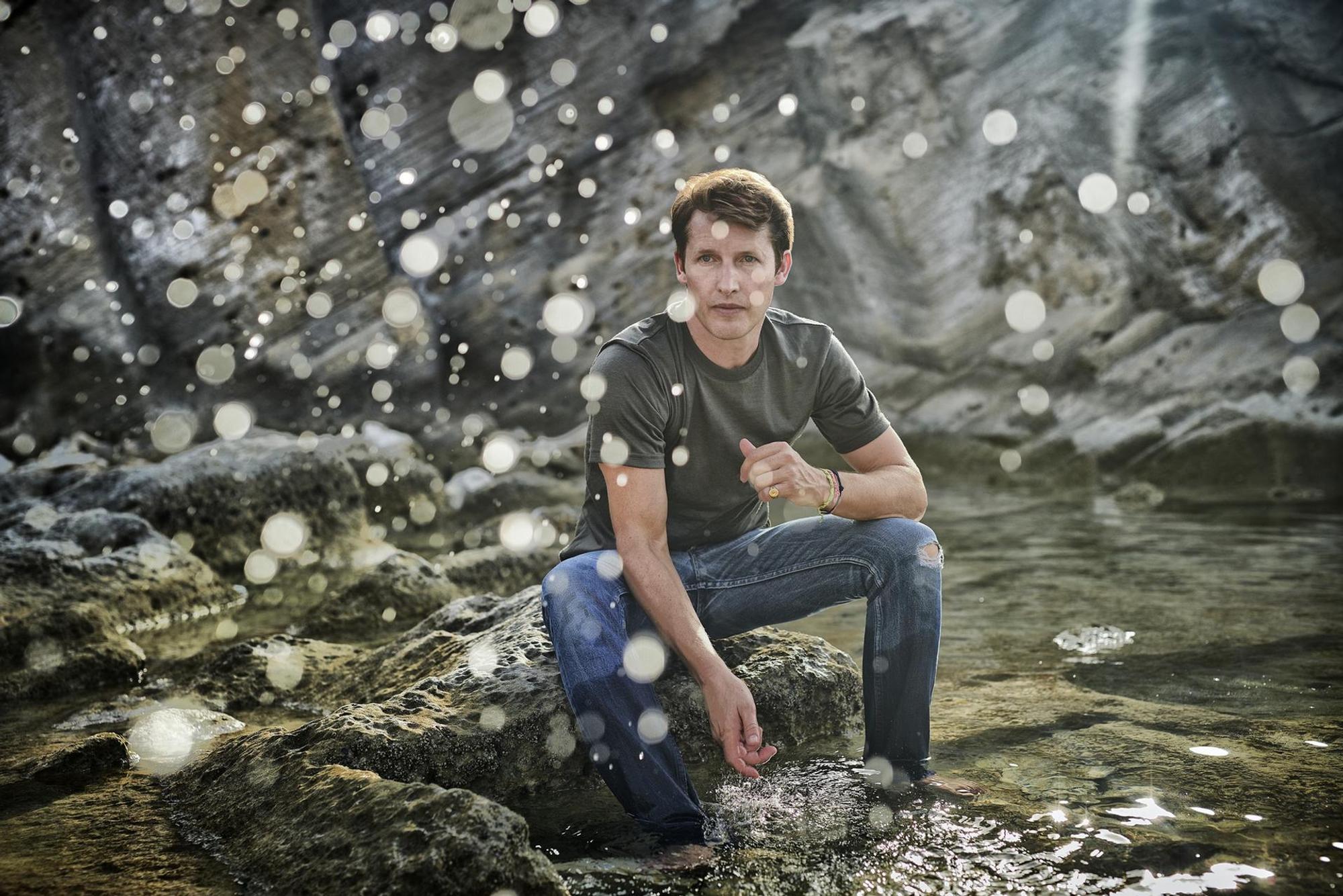 James Blunt_Press Shot-Gavin Bond.jpg
