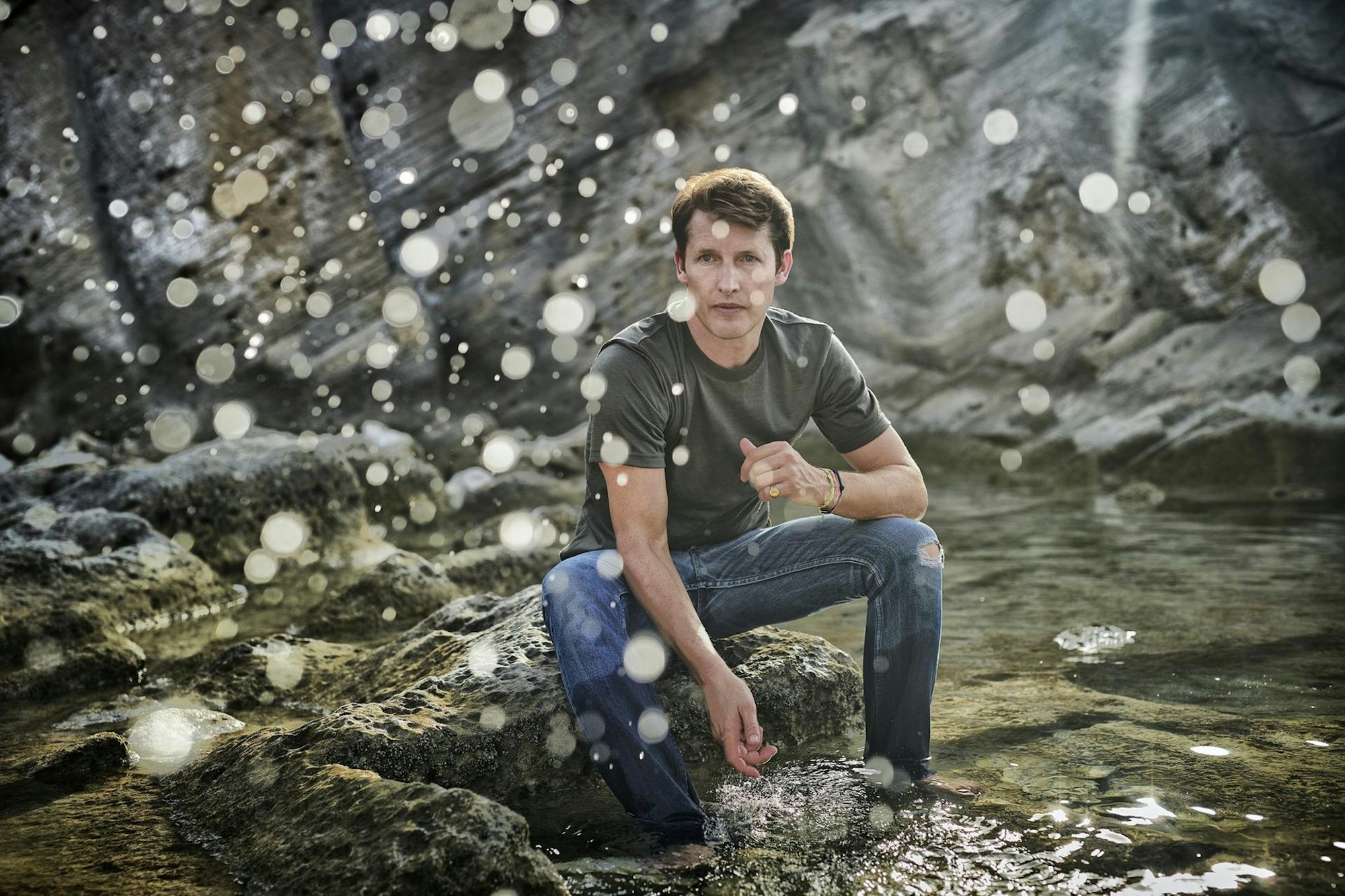 James Blunt_Press Shot-Gavin Bond.jpg