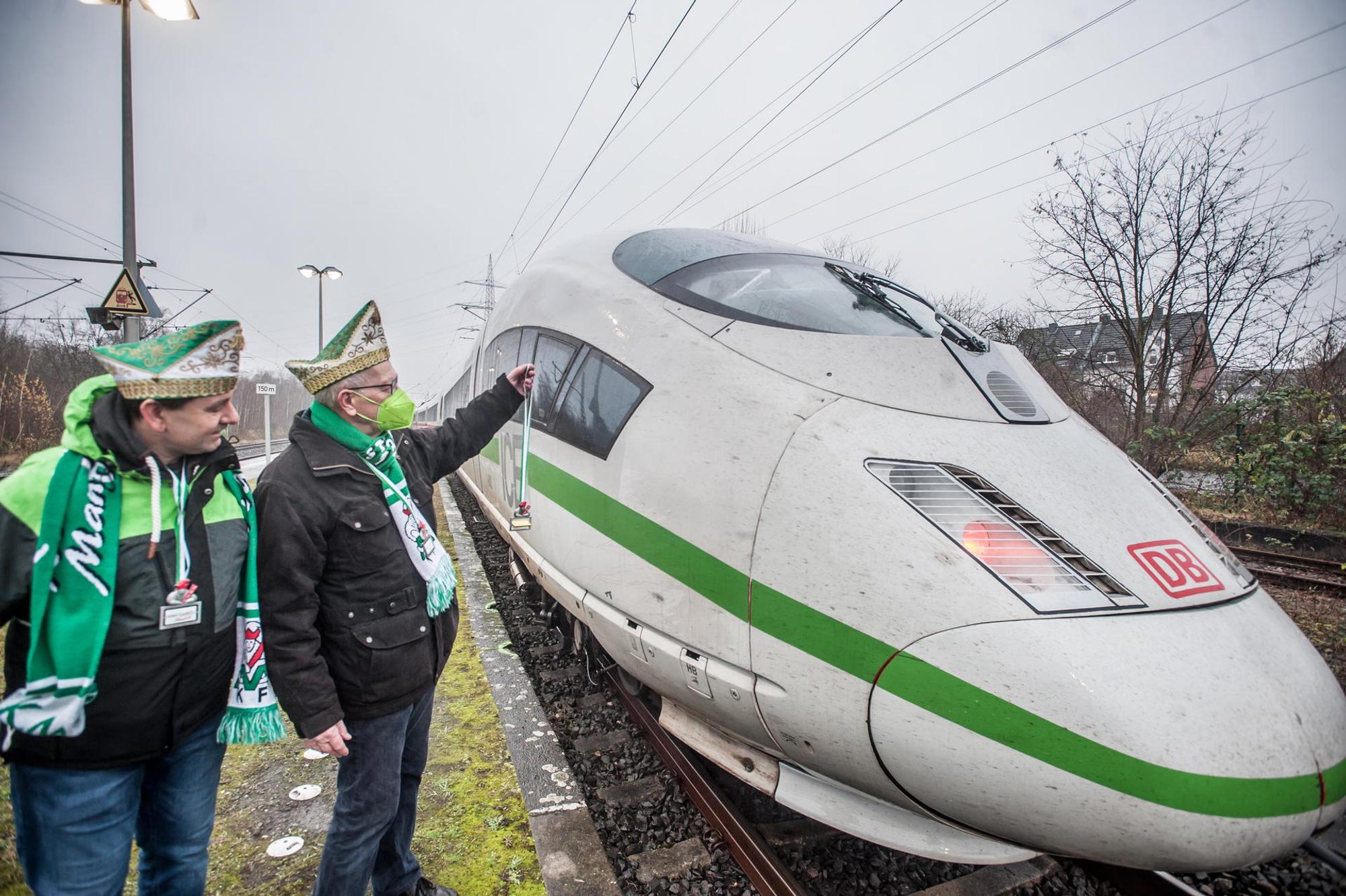 bahnhof-manfort-LEV_rar_RLE_12122021ALF_6141