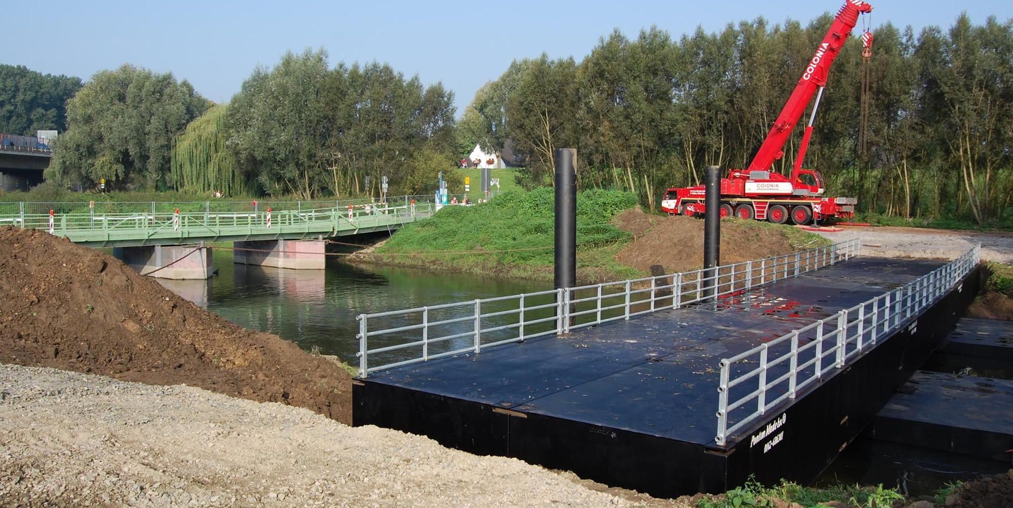 Pontonbrücke Provisorium 2004