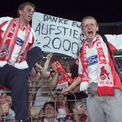 FC-Fans feiern den Aufstieg im Stadion.