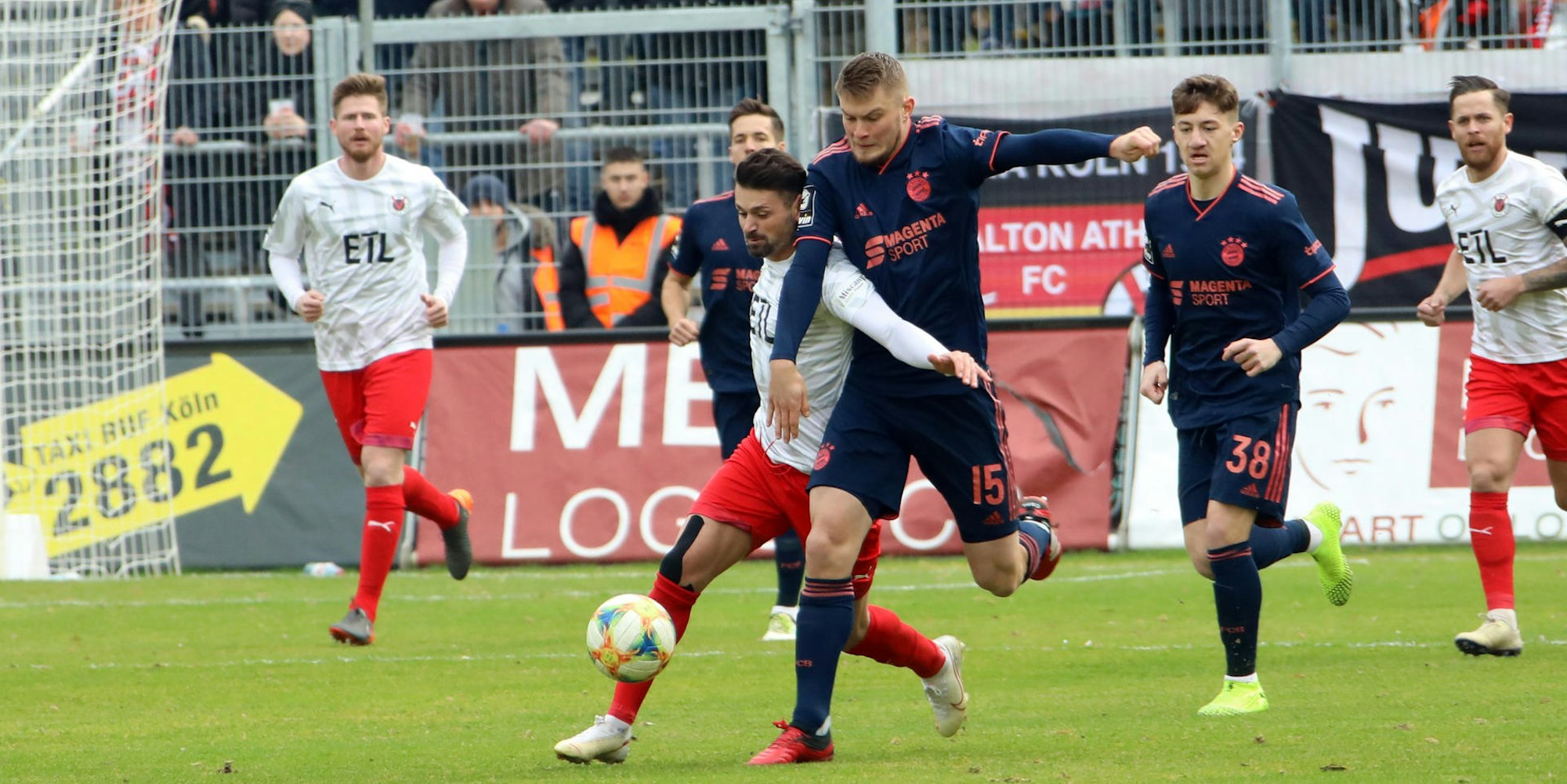 Albert Bunjaku gegen Lars Lukas Mai