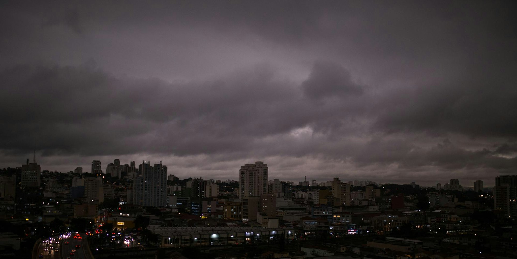 sao paulo dunkler himmel