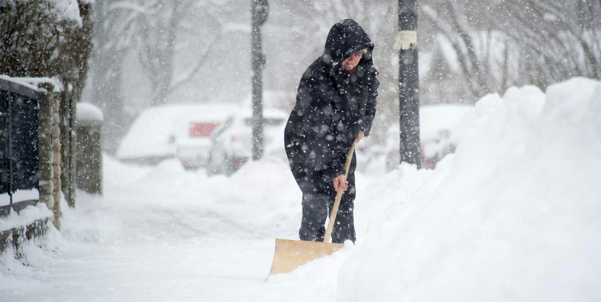Rechte_und_Pflichten_von_Mietern_im_Winter_Schnee schippen