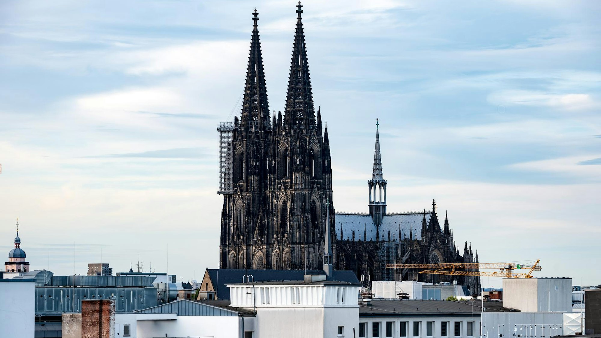 Der Dom vom City-Parkhaus aus fotografiert