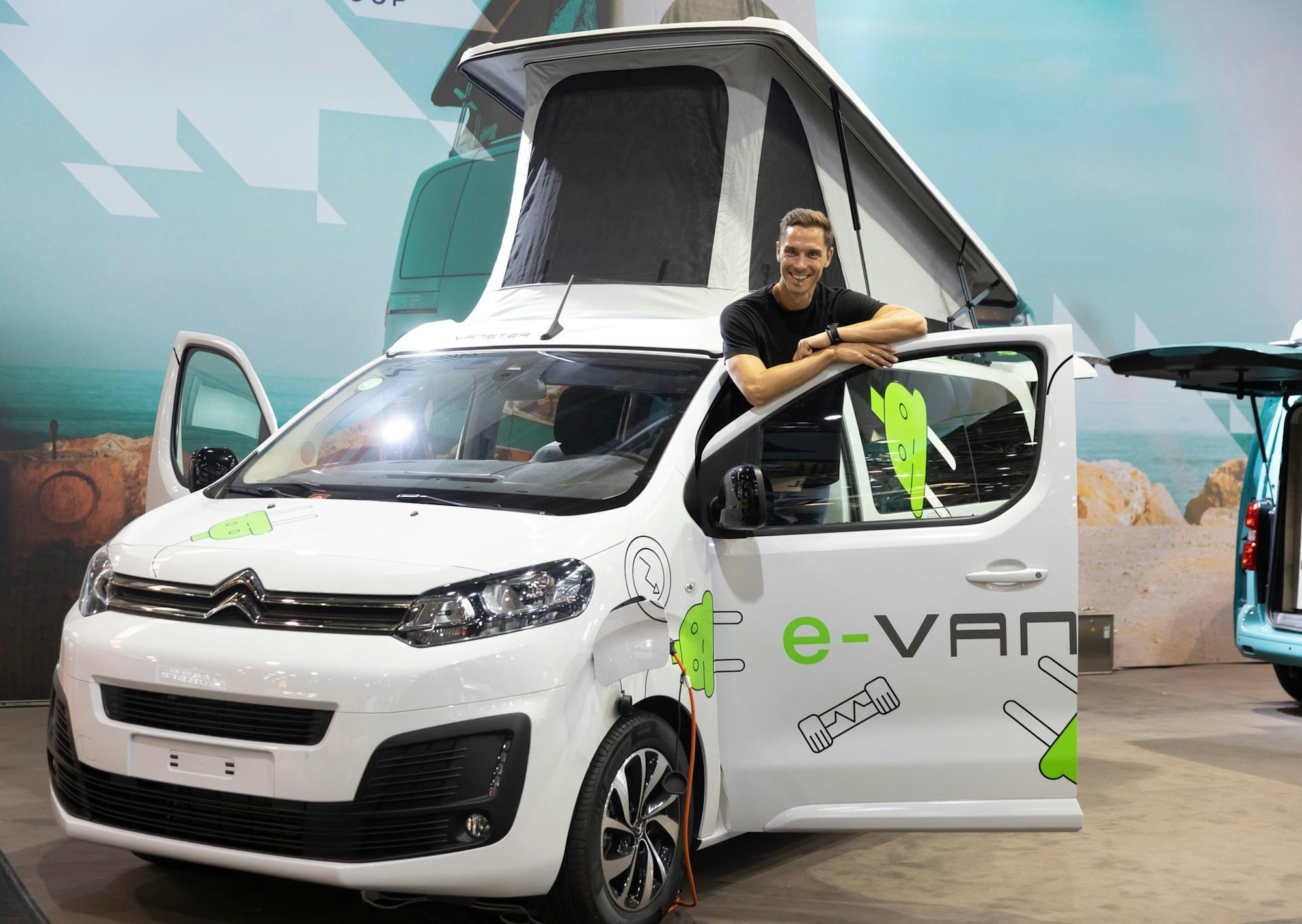 Elektrischer Mini-Camper Pössl