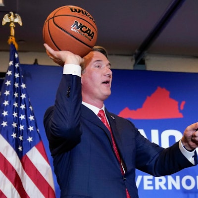 Glenn Youngkin neu 031121