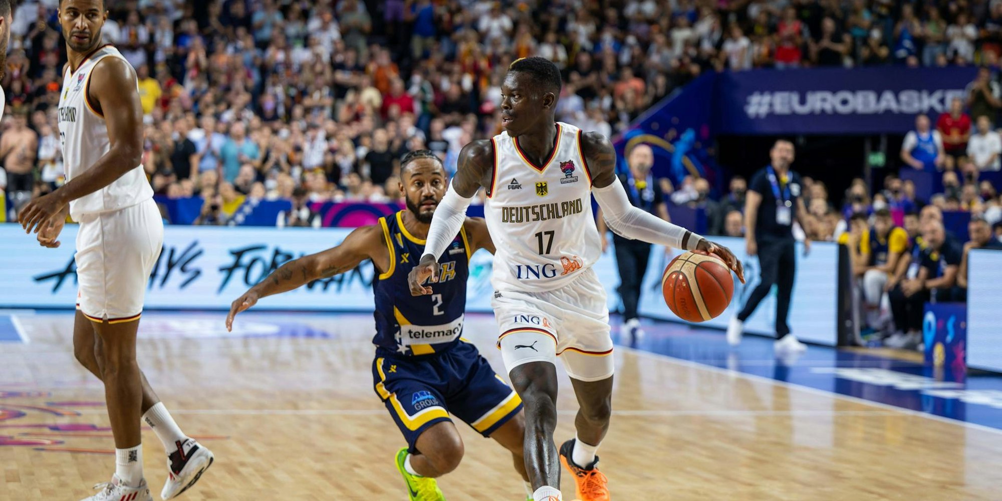 Dennis gegen Bosnien