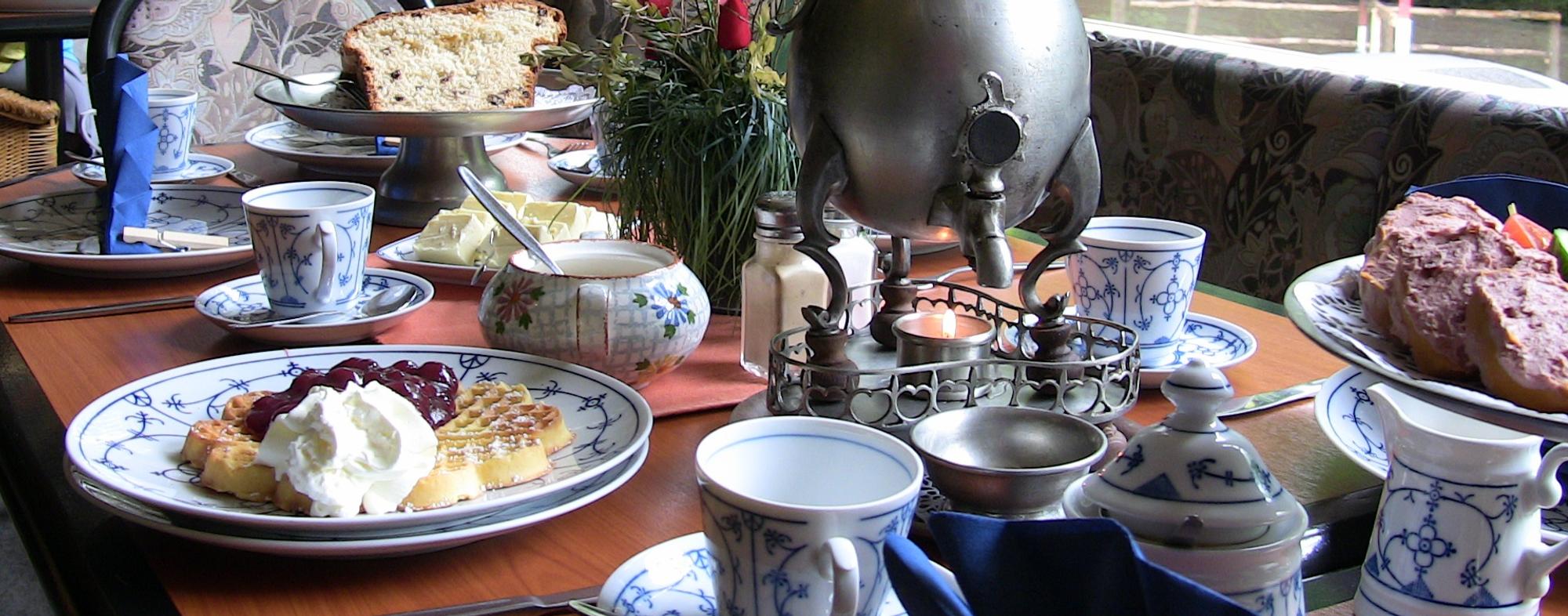 bergische-gastlichkeit-kaffeetafelheader-zillertal