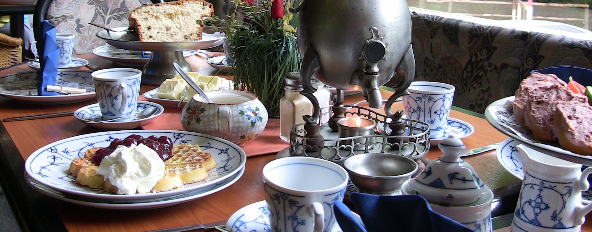 bergische-gastlichkeit-kaffeetafelheader-zillertal