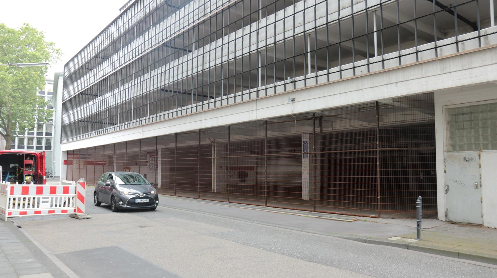 tunisstraße-parkhaus-eku