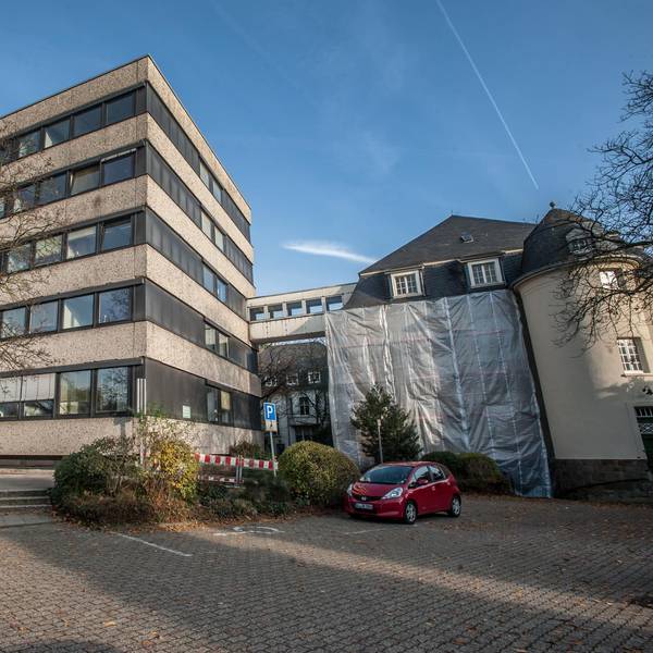 leverkusen-miseloestrasse-verwaltungsbebaeude--ALF_1025
